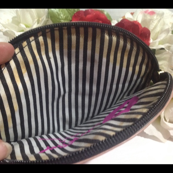 Betsey Johnson Unicorn Wristlet Bag Purse Wallet - Picture 11 of 16